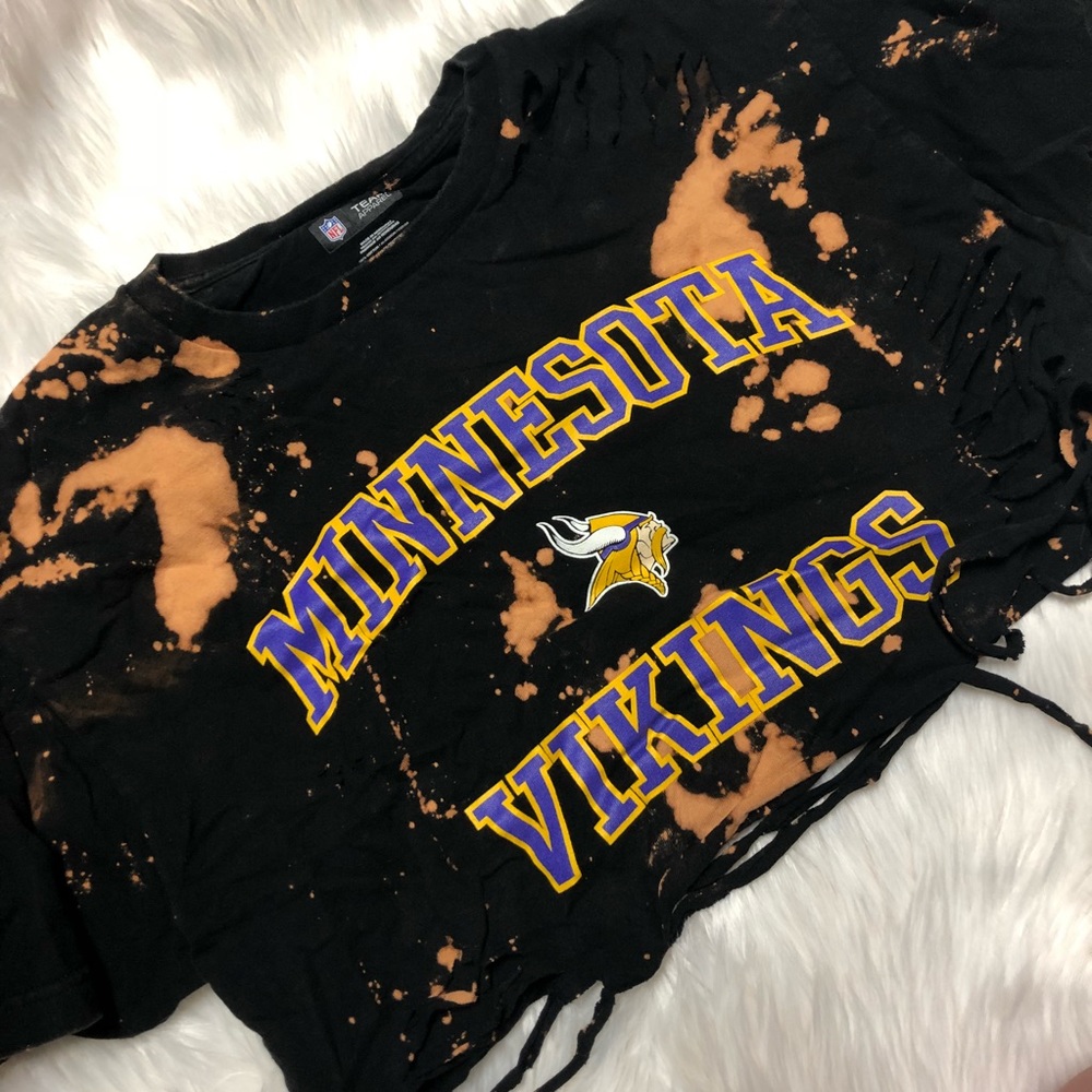 Minnesota Vikings Distressed Crop Top